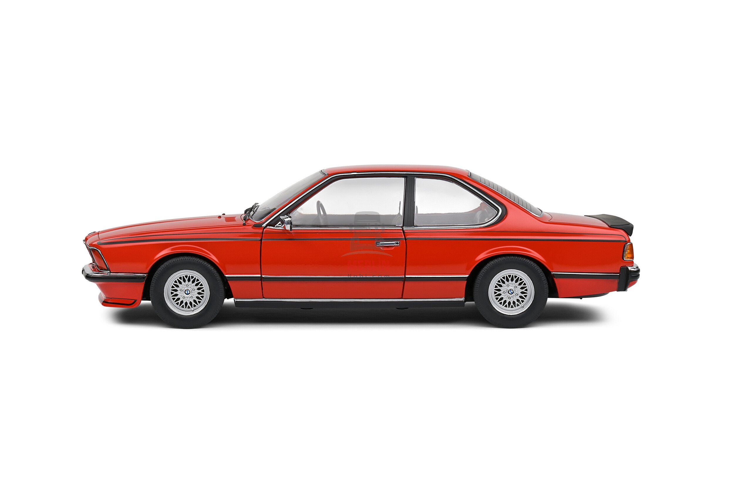 1/18 - BMW 635 CSI (E24) – HENNA RED – 1984  Solido