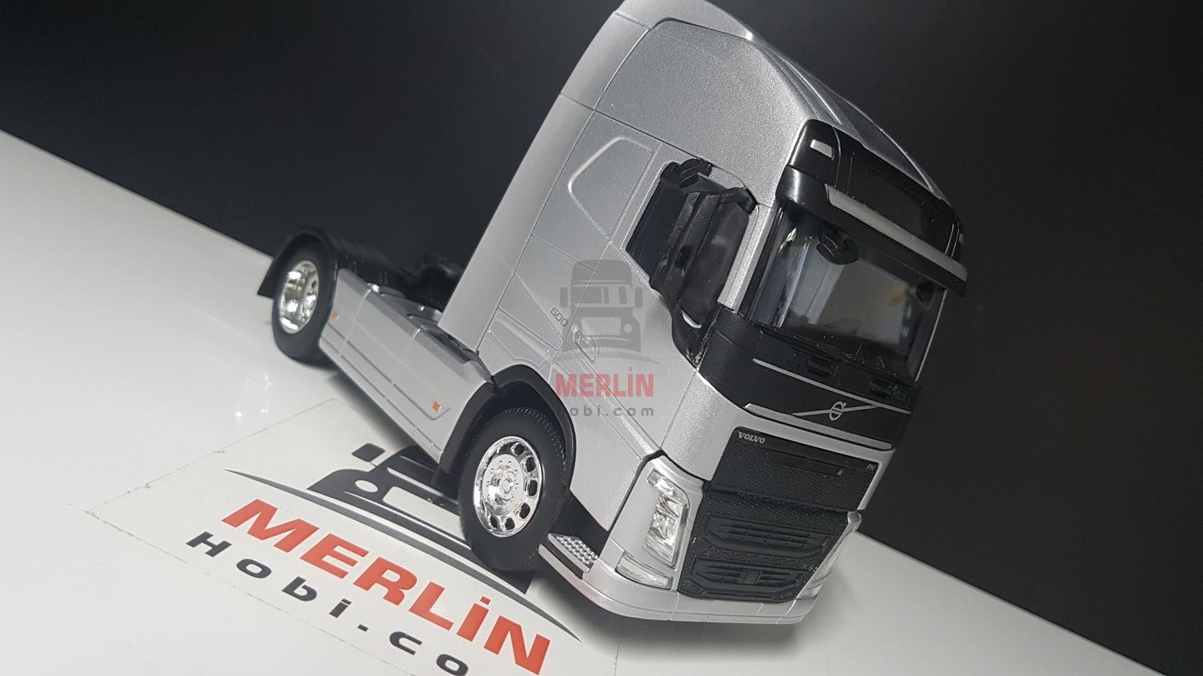 1/32 - VOLVO FH4 FH500 4x2  GRİ RENK Tır Çekici - welly