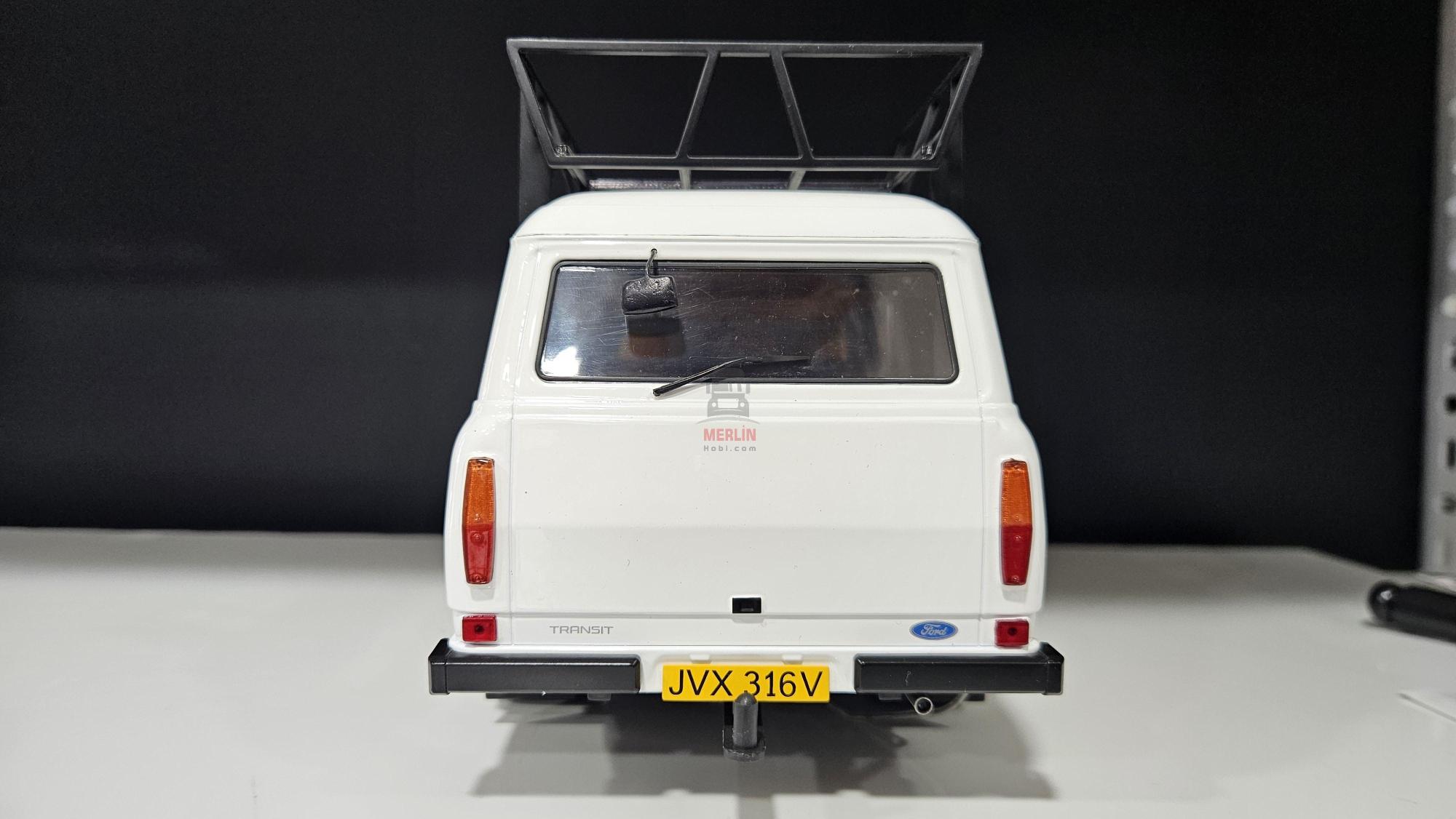 1/18 Ford Transit MKII - 1979 - Beyaz Renk