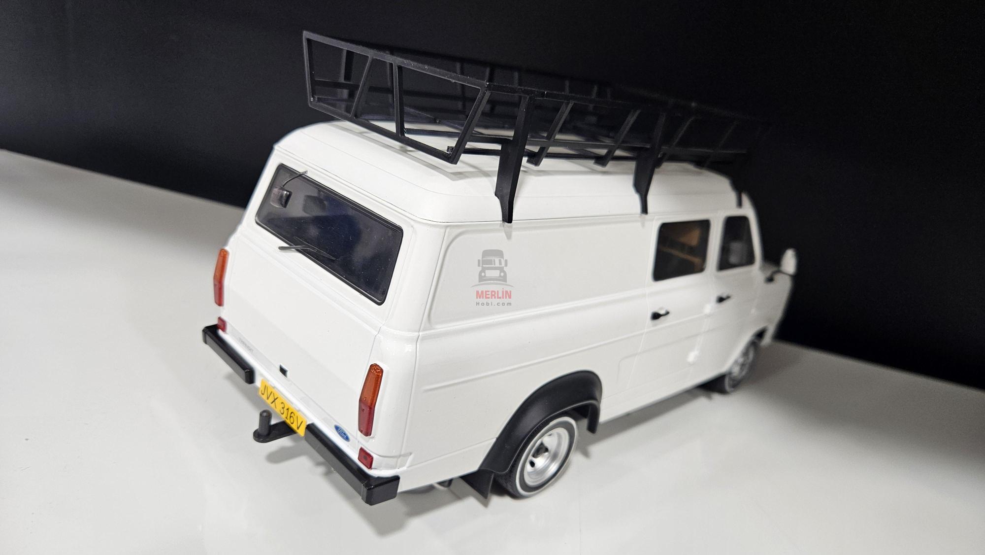 1/18 Ford Transit MKII - 1979 - Beyaz Renk