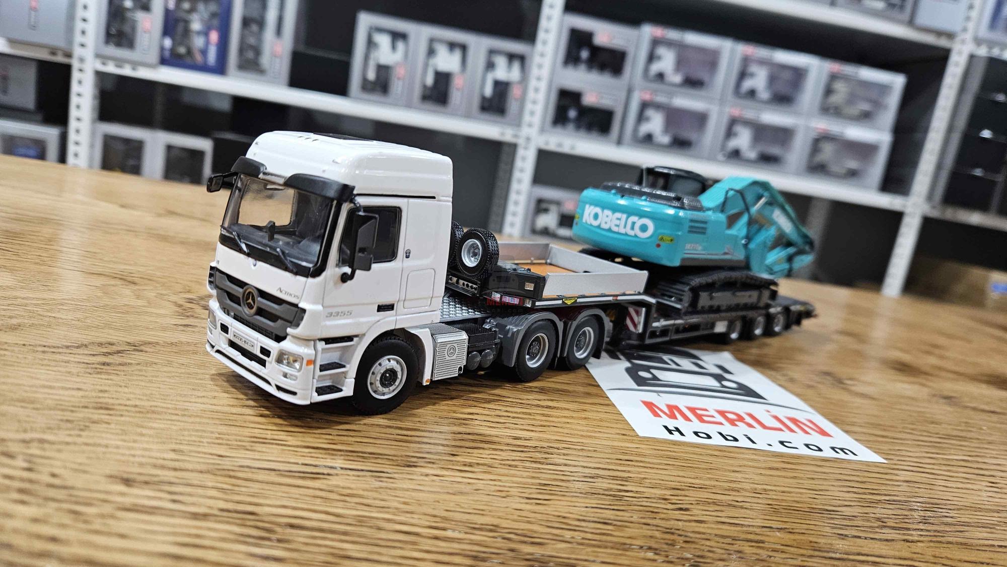 1/50 - MERCEDES-BENZ ACTROS MP3 L 6X4 + Lowbed + Kobelco SK210 Eskavatör