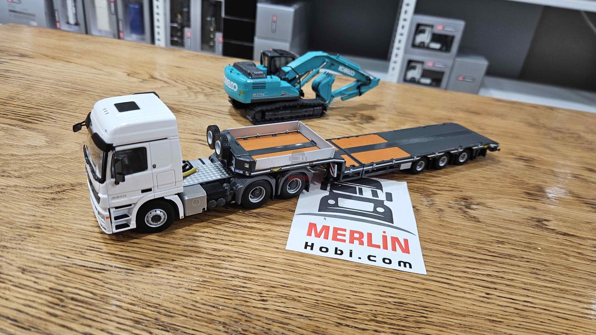 1/50 - MERCEDES-BENZ ACTROS MP3 L 6X4 + Lowbed + Kobelco SK210 Eskavatör