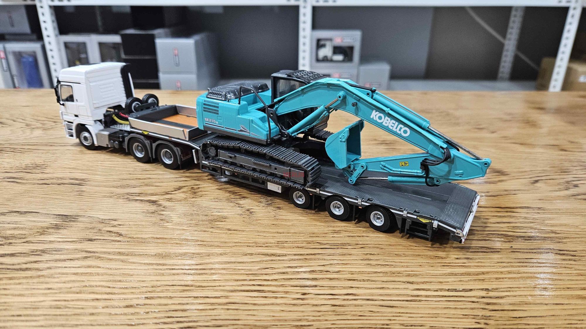 1/50 - MERCEDES-BENZ ACTROS MP3 L 6X4 + Lowbed + Kobelco SK210 Eskavatör