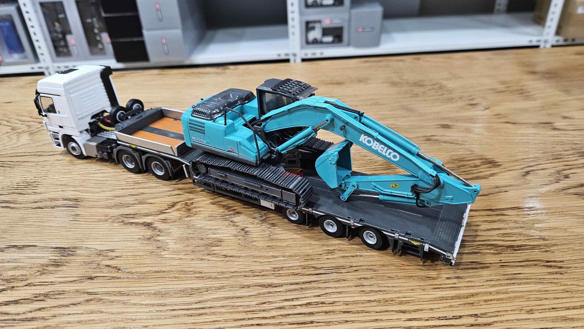 1/50 - MERCEDES-BENZ ACTROS MP3 L 6X4 + Lowbed + Kobelco SK210 Eskavatör