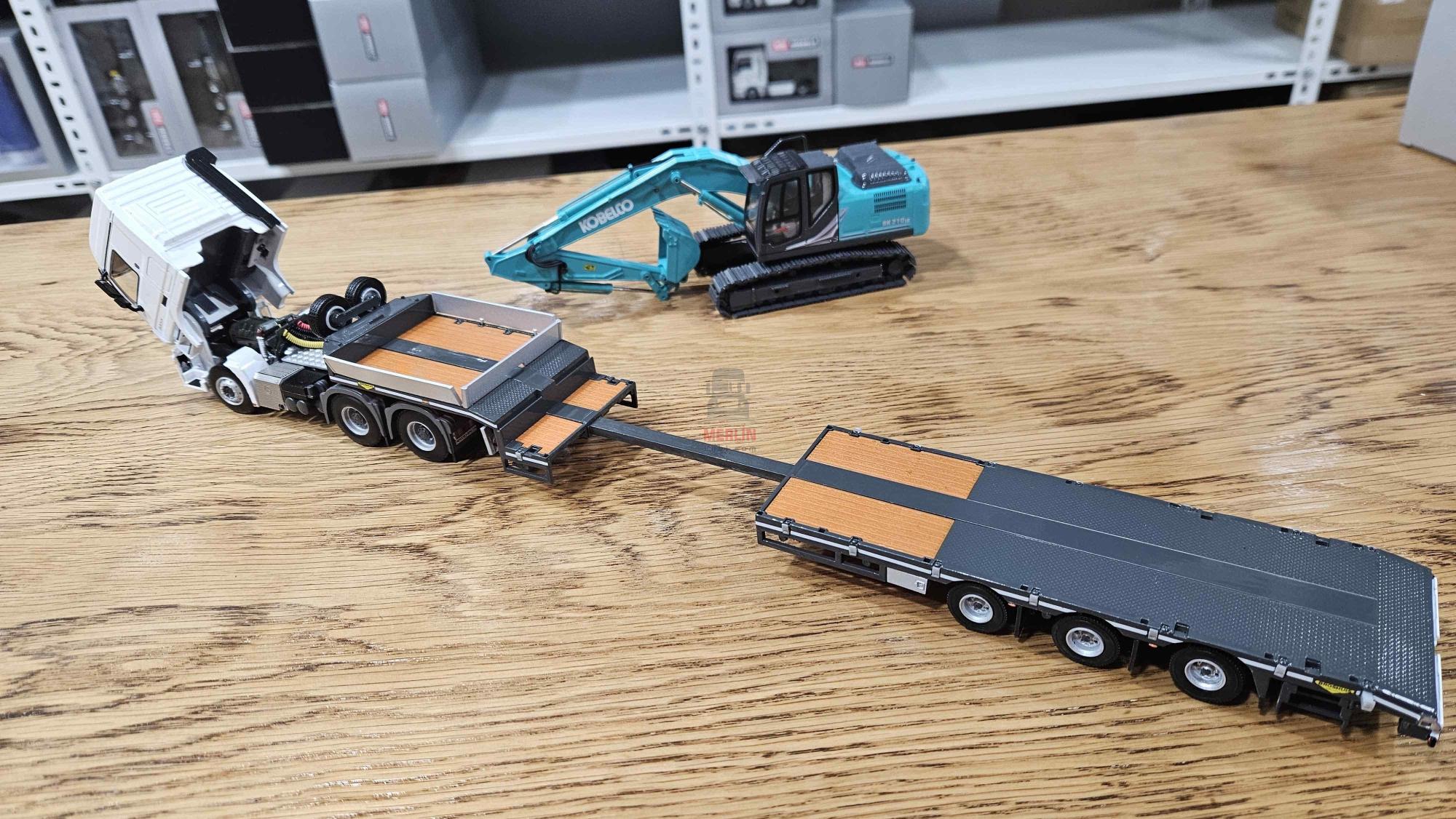 1/50 - MERCEDES-BENZ ACTROS MP3 L 6X4 + Lowbed + Kobelco SK210 Eskavatör