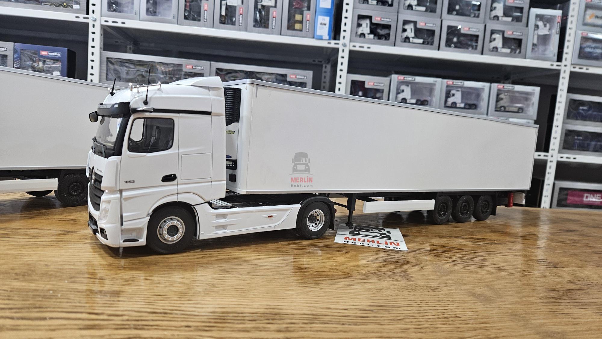 1/24 MERCEDES-BENZ ACTROS L 1853 + Soğutuculu Frigo Dorseli - Beyaz Renk  Solido