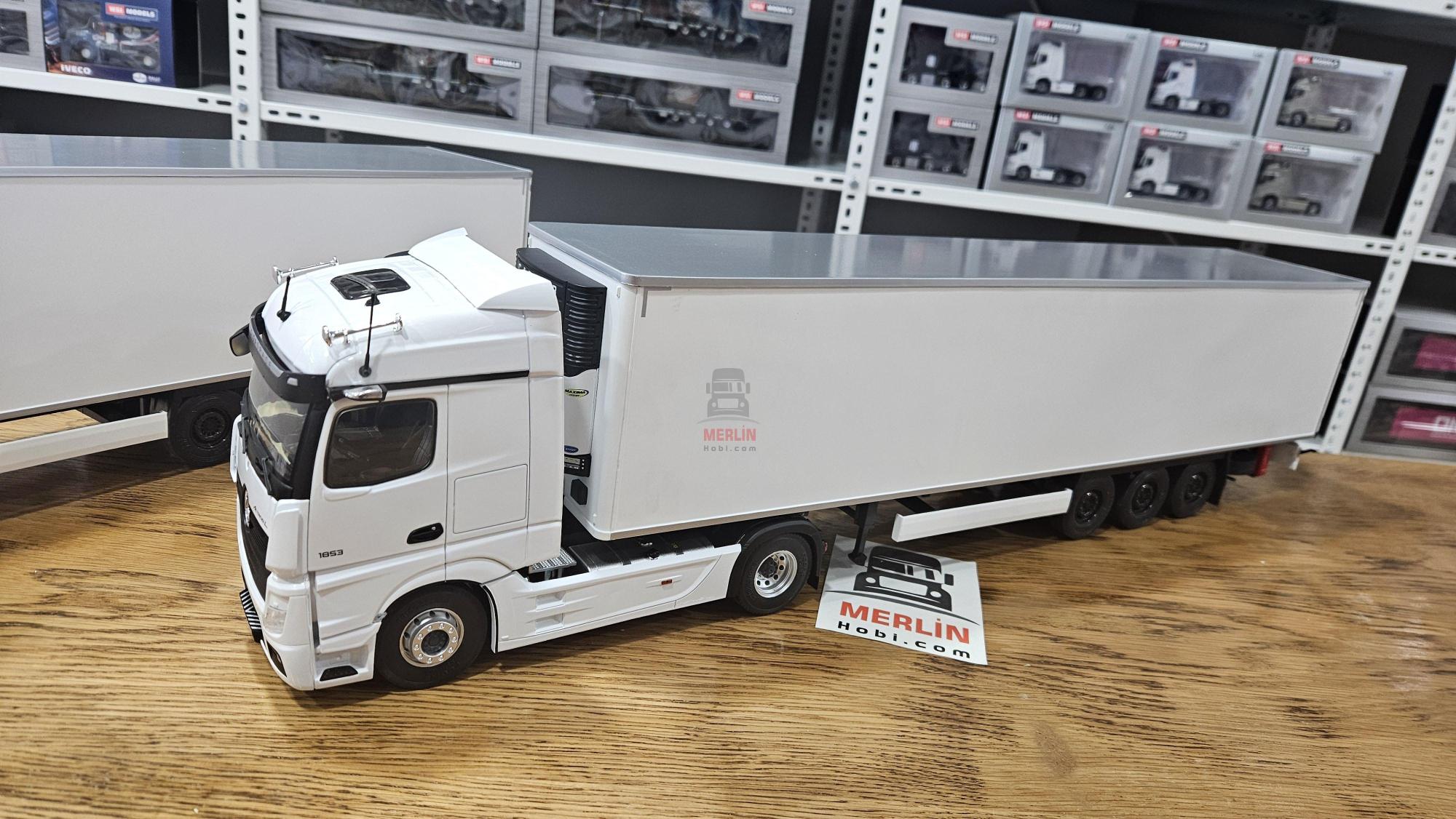 1/24 MERCEDES-BENZ ACTROS L 1853 + Soğutuculu Frigo Dorseli - Beyaz Renk  Solido