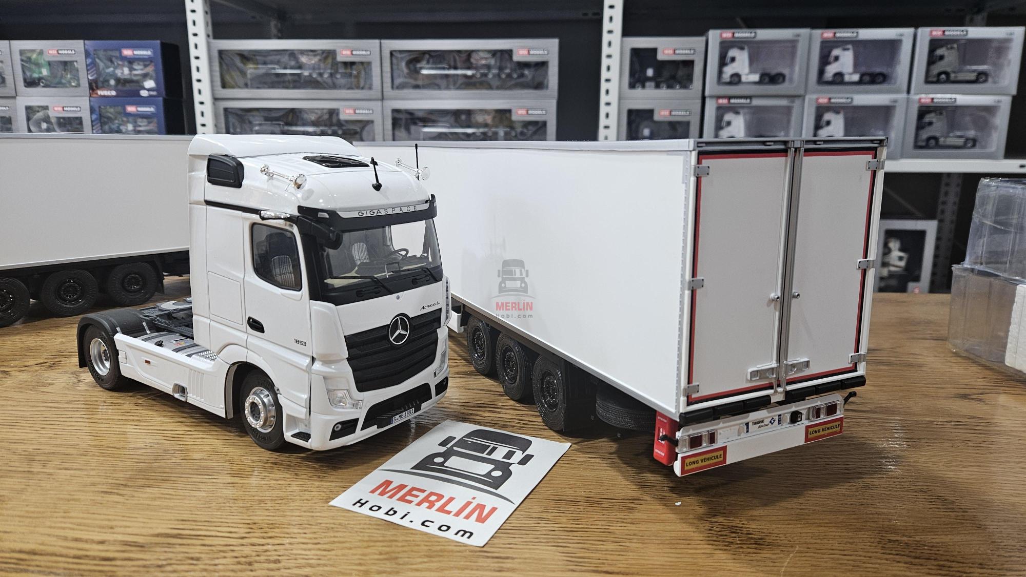 1/24 MERCEDES-BENZ ACTROS L 1853 + Soğutuculu Frigo Dorseli - Beyaz Renk  Solido