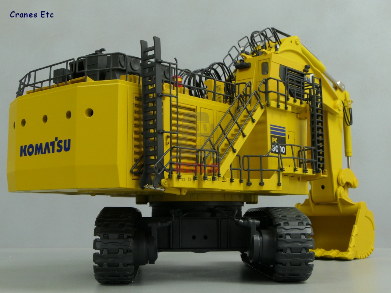 1/50 KOMATSU PC8000-6 Beko Diesel Versiyon - Dev Maden Eskavatörü