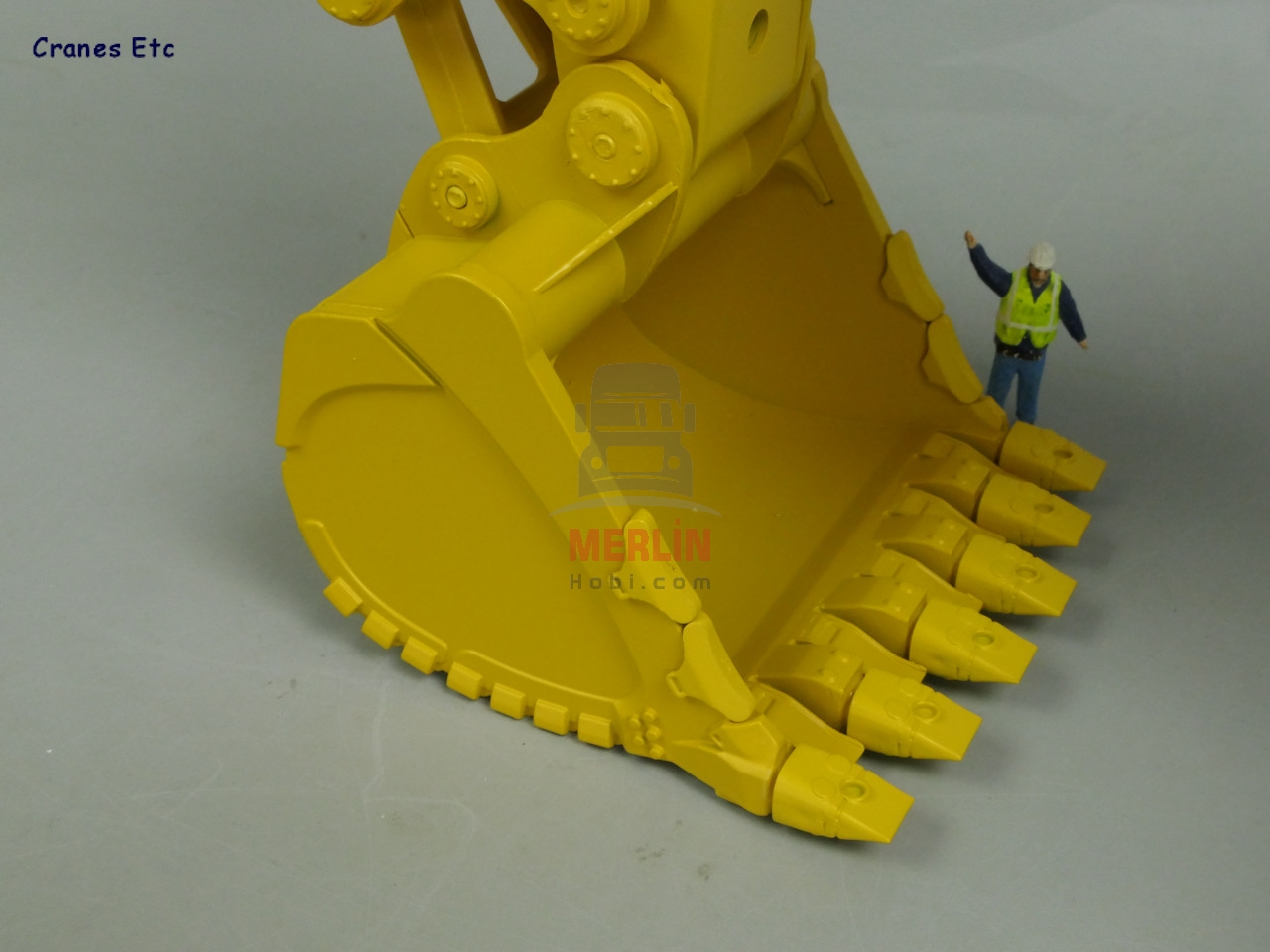 1/50 KOMATSU PC8000-6 Beko Diesel Versiyon - Dev Maden Eskavatörü