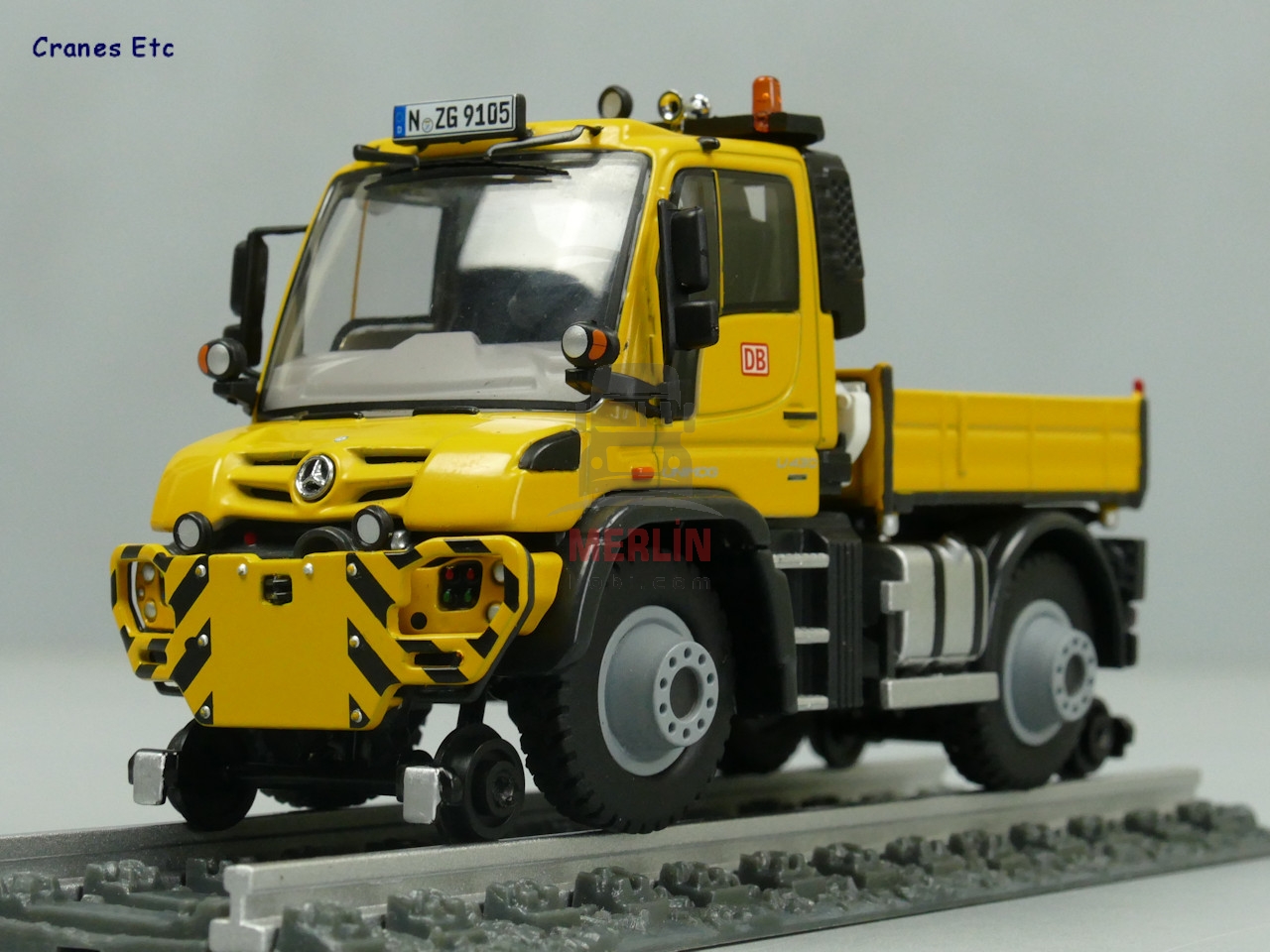 1/50 Mercedes-Benz Unimog U 400 - Karayolu / Demiryolu