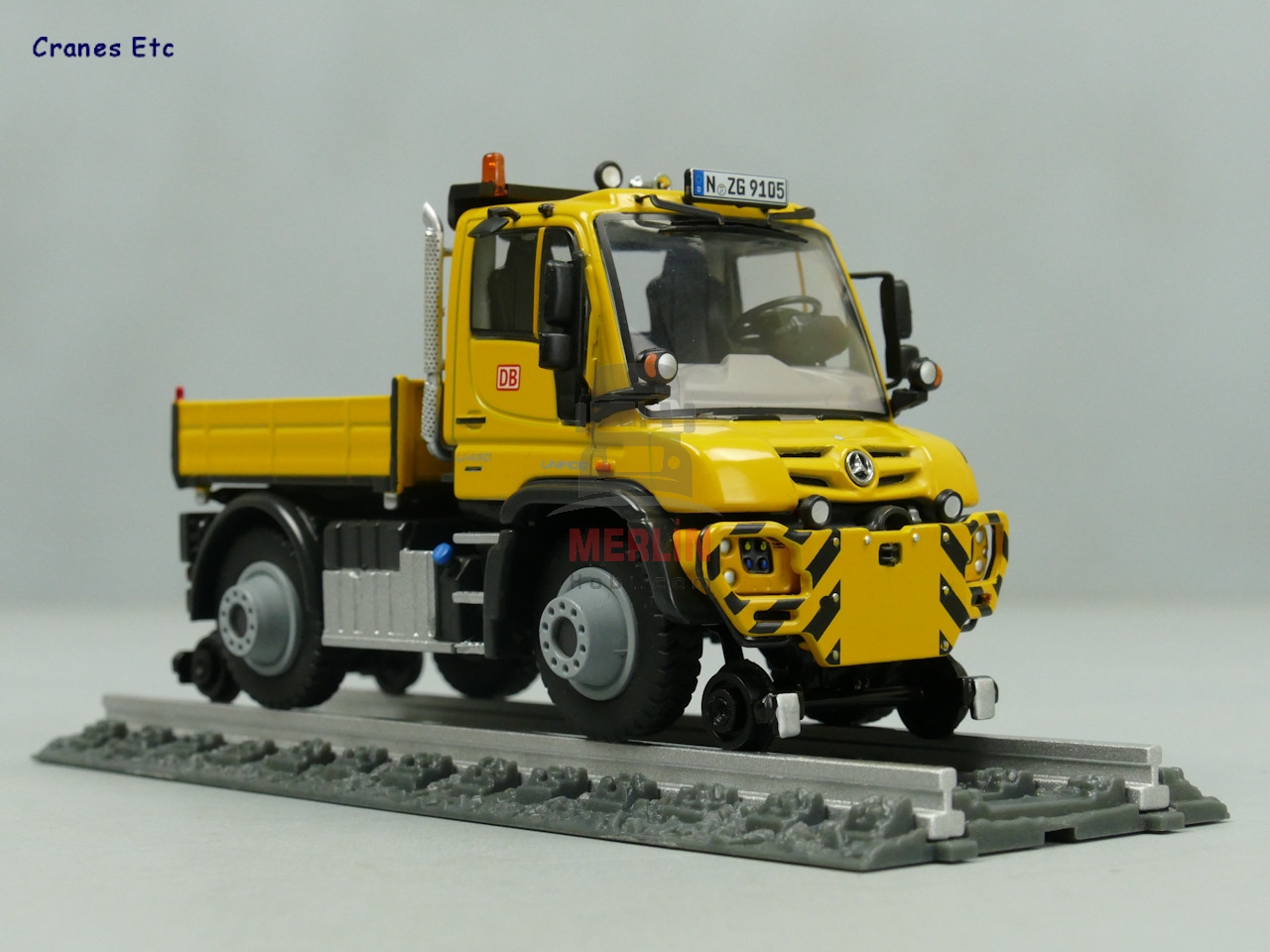 1/50 Mercedes-Benz Unimog U 400 - Karayolu / Demiryolu