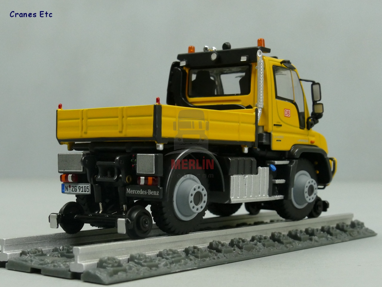 1/50 Mercedes-Benz Unimog U 400 - Karayolu / Demiryolu