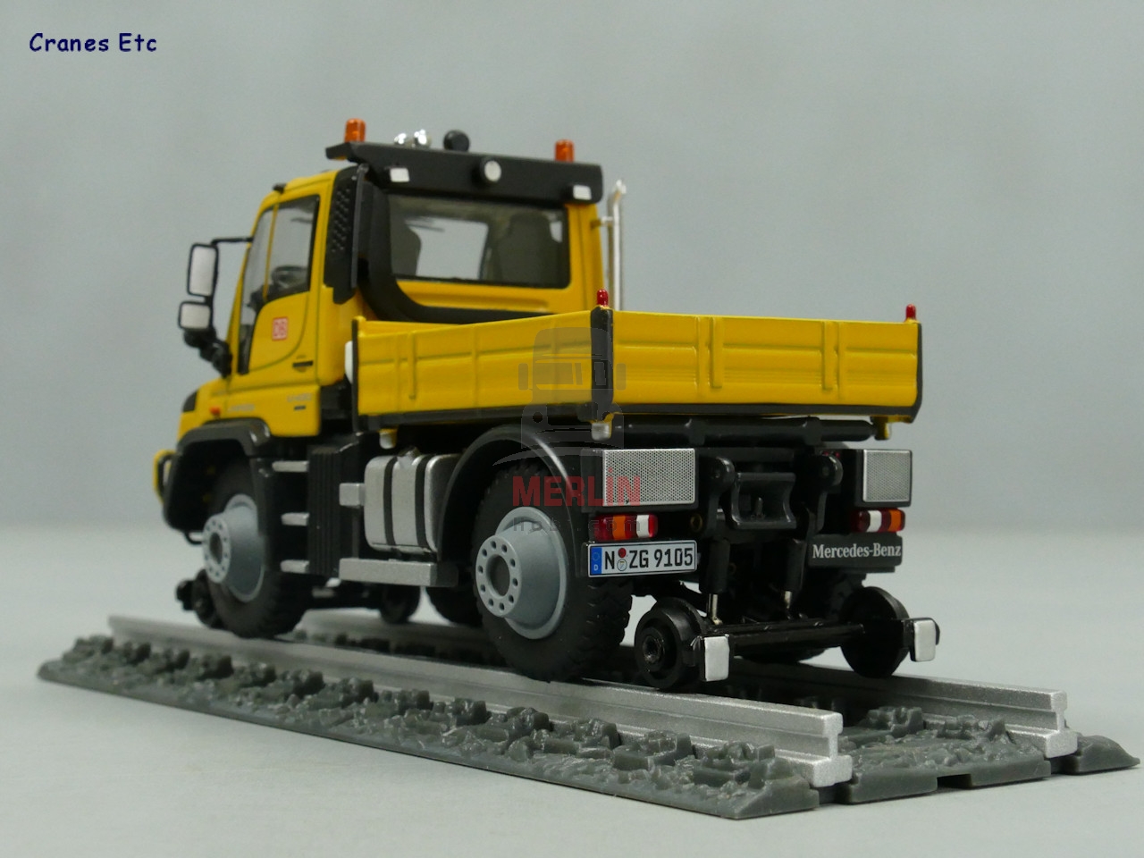 1/50 Mercedes-Benz Unimog U 400 - Karayolu / Demiryolu