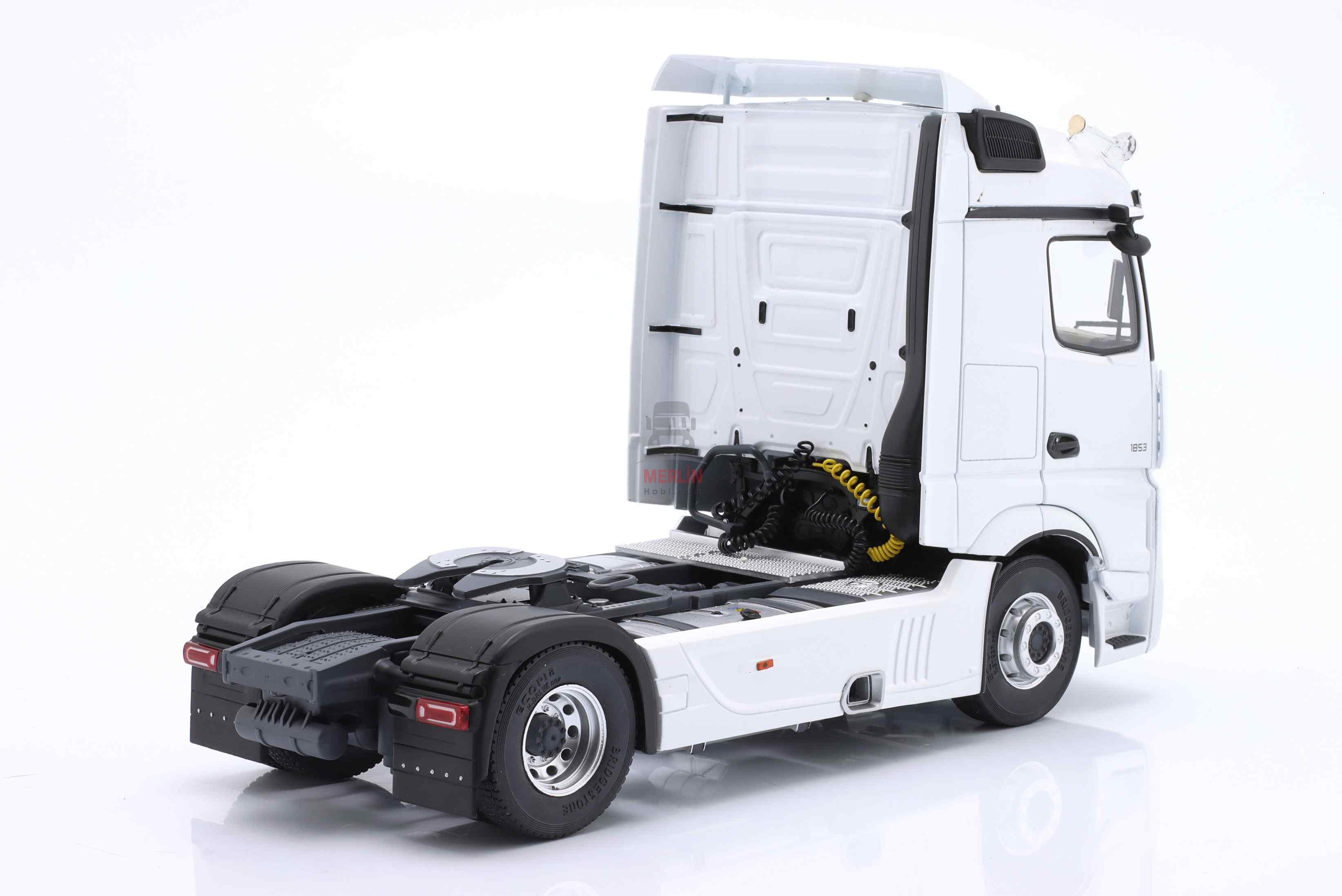 1/24 MERCEDES-BENZ ACTROS L 1853 – Beyaz Renk - Solido