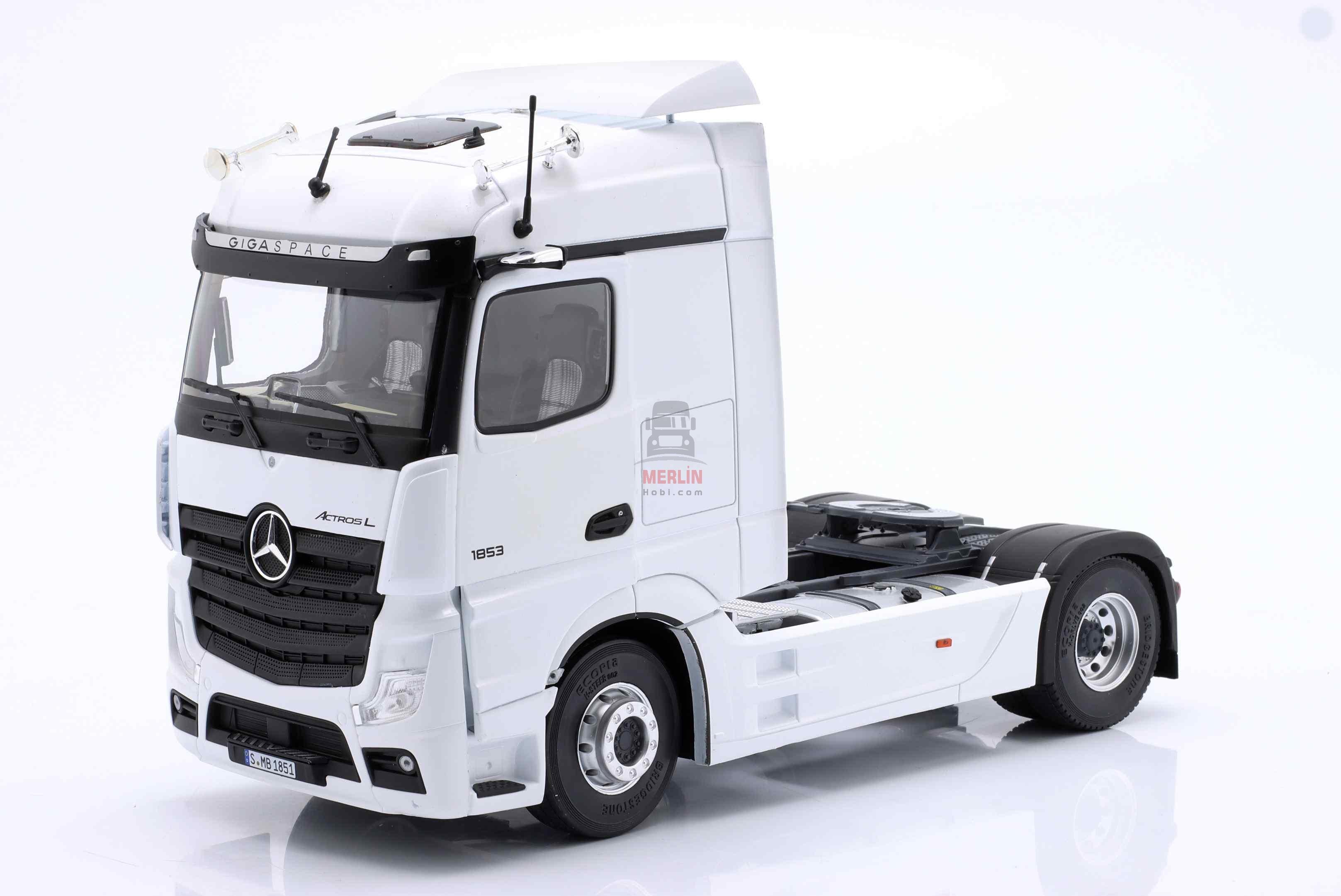 1/24 MERCEDES-BENZ ACTROS L 1853 – Beyaz Renk - Solido