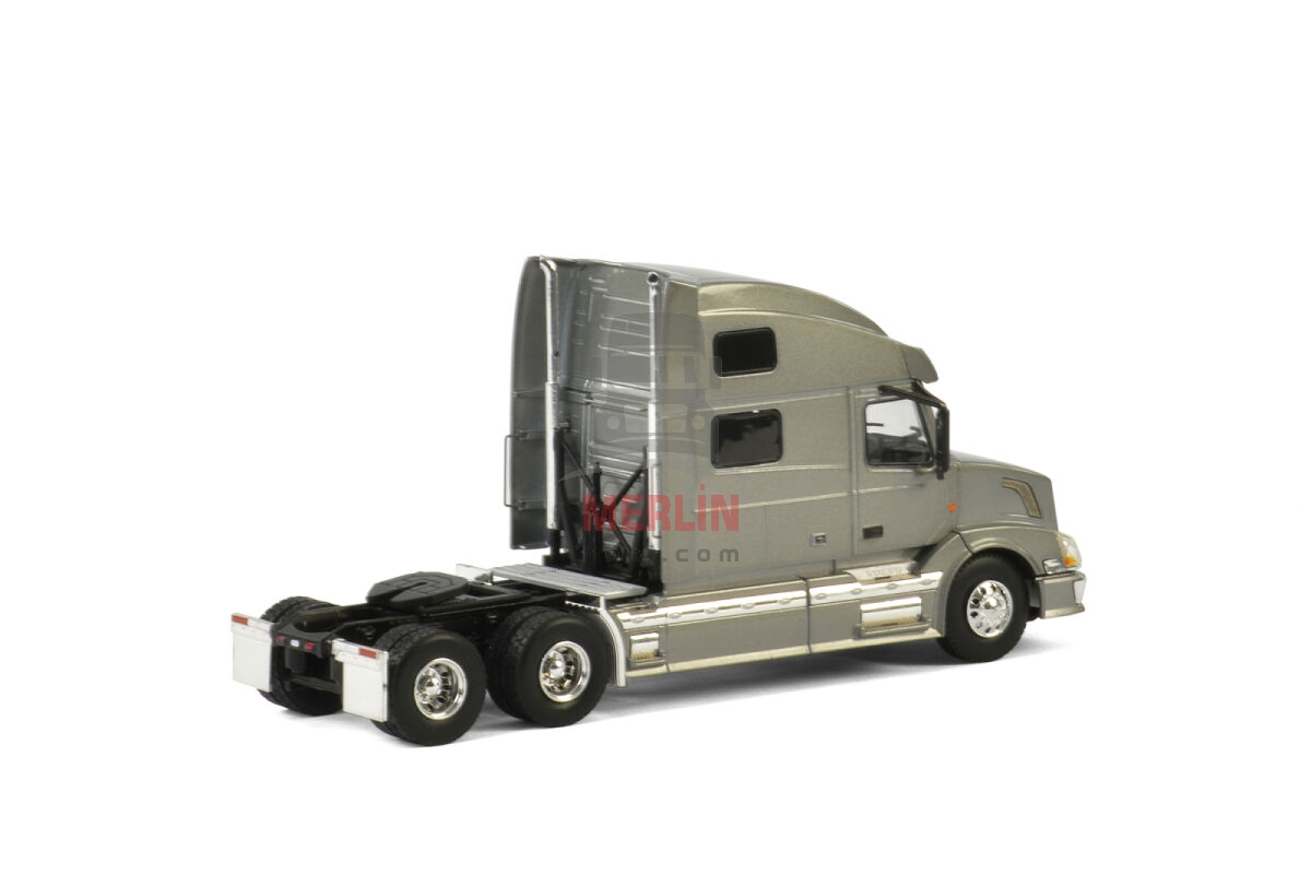 1/50 USA Basic Line; VOLVO VN 780 6X4 SILVER -  Tır Çekici