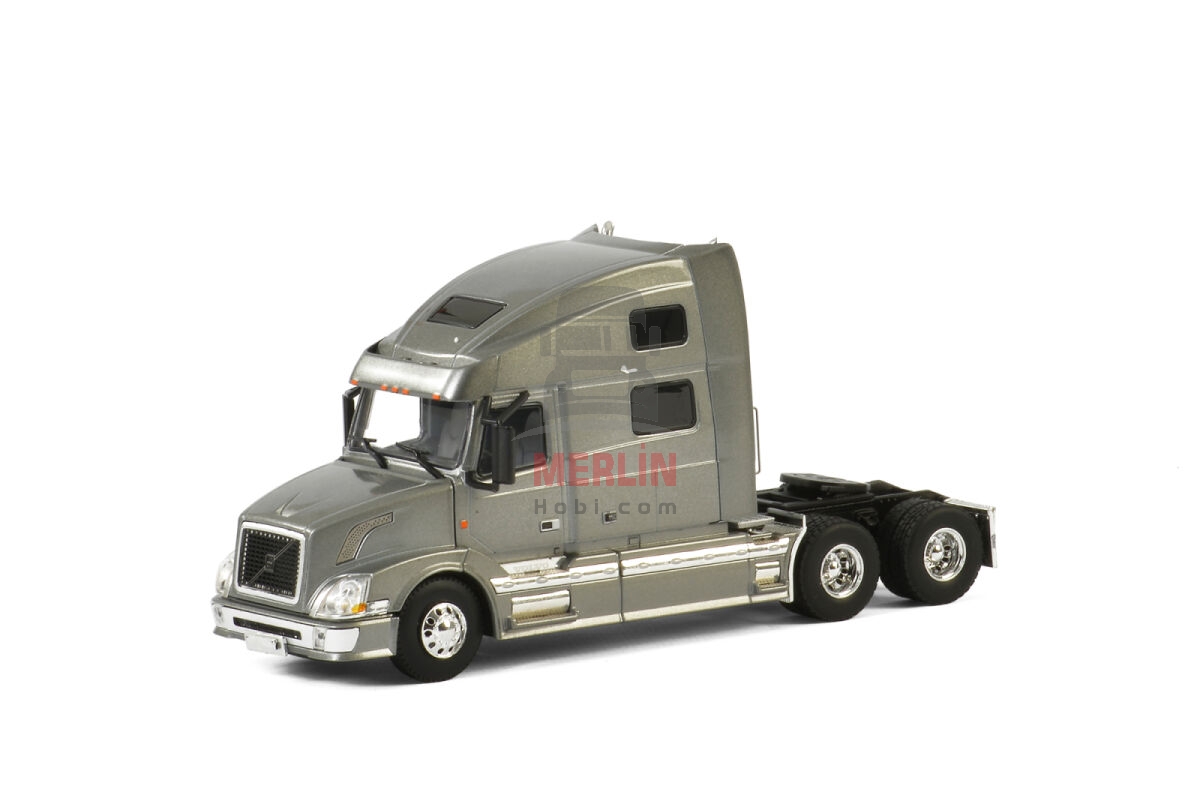 1/50 USA Basic Line; VOLVO VN 780 6X4 SILVER -  Tır Çekici